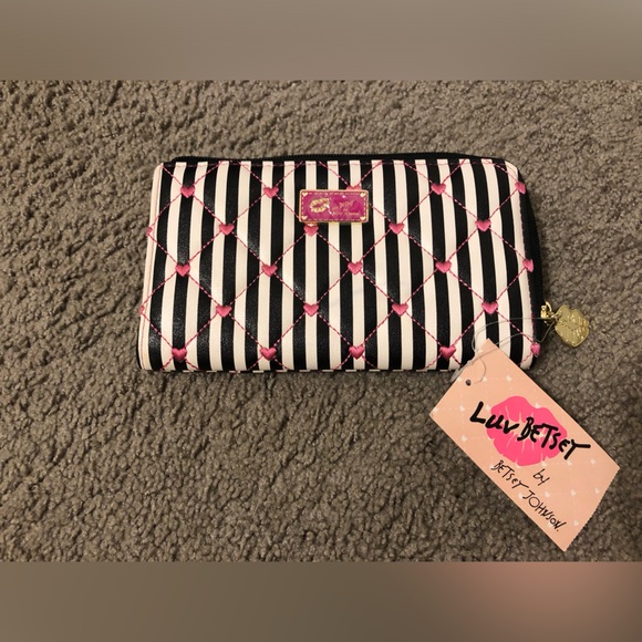 Betsey Johnson Accessories - Betsey Johnson Black and White Striped Key Card Holder